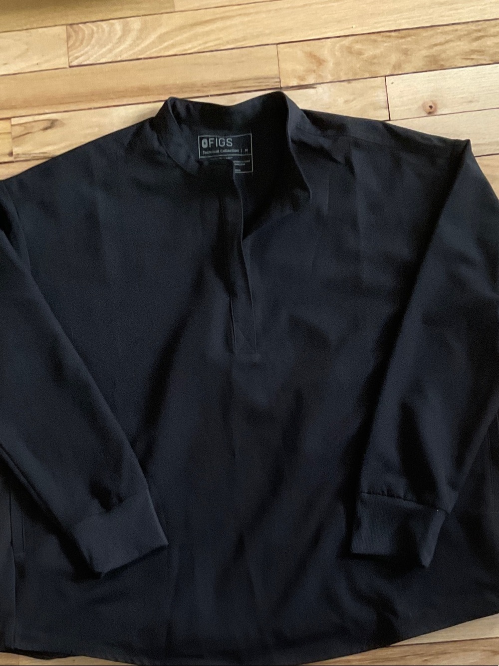 Figs Black Long-Sleeve Pullover Medical Shirt